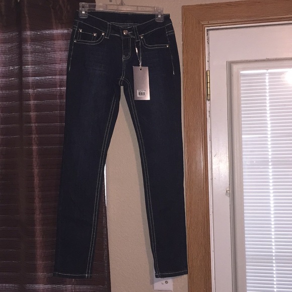 Jeans - Picture 2 of 4